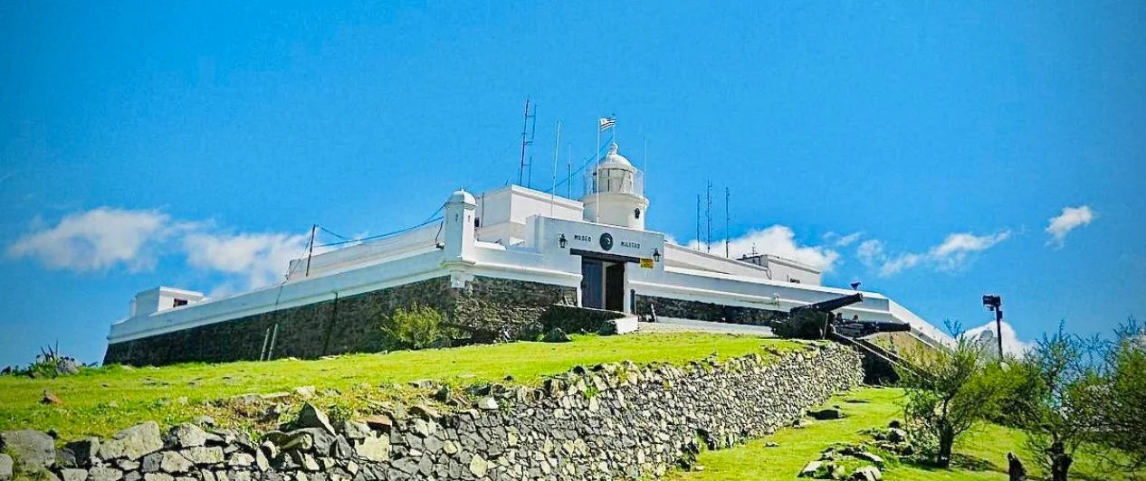 Fortaleza del Cerro "General Artigas"